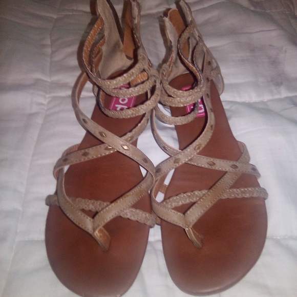 Sandals - Picture 1 of 4
